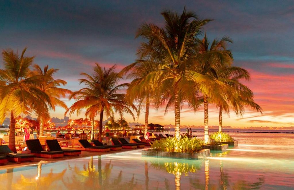 Kenya Luxury Safari Mombasa - Kenya Luxury Safari - Flying, Luxury Beach Resorts, Sea facing Rooms, All Inclusive Meals, Swahili culture, Min 4 Days 3 Nights - Mombasa