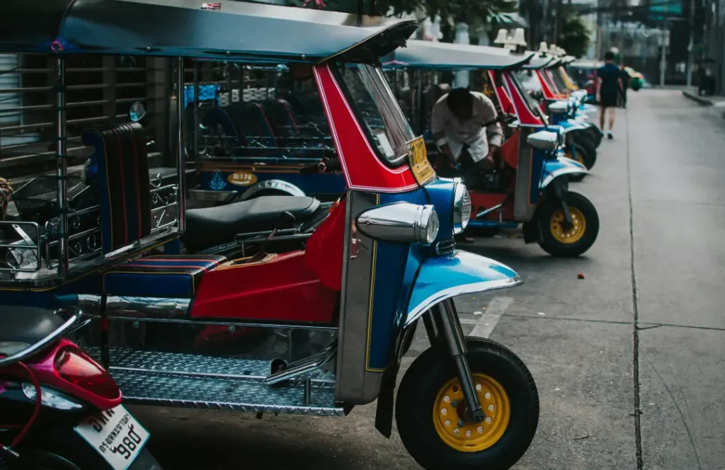 Kenyan Modern Culture Safaris - Tuktuk Experiences, Mombasa